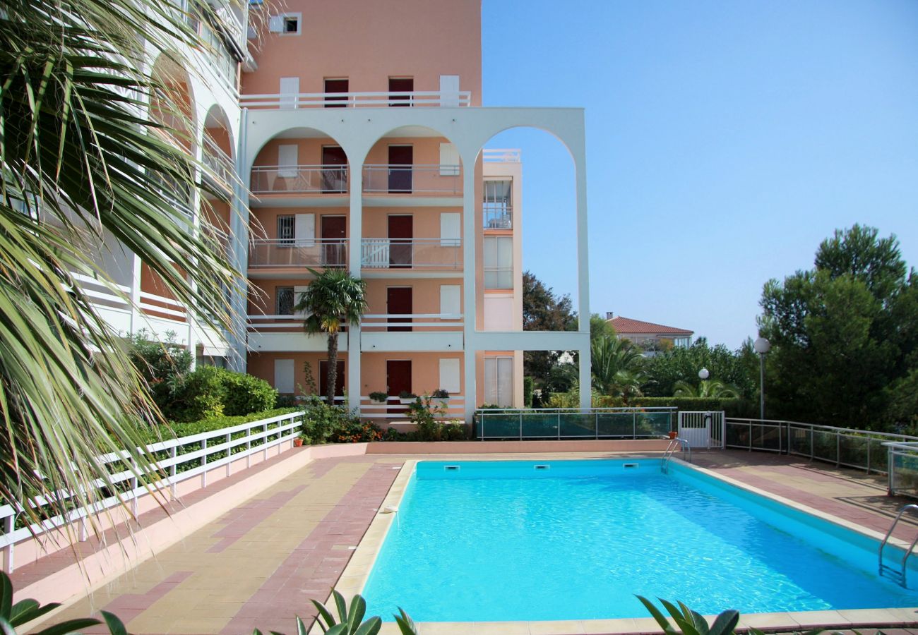 Appartement à Sète - 010 / STUDIO MEZZANINE AVEC PISCINE ET PARKING