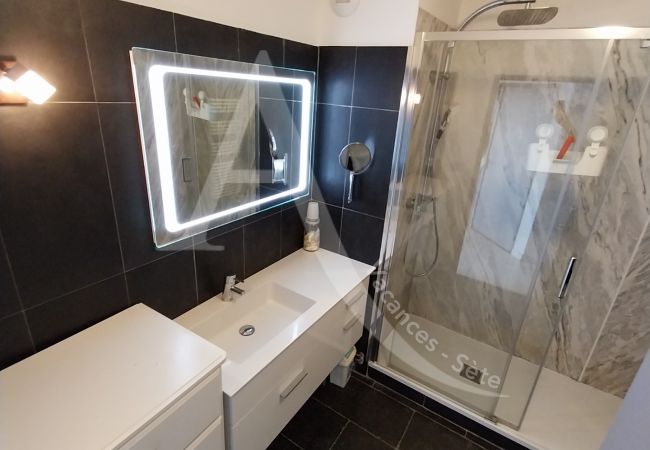 Appartement à Sète - 110 / GRAND T2 AVEC PARKING ET WI-FI Appartement à Sète - 110 / GRAND T2 AVEC PARKING ET WI-FI