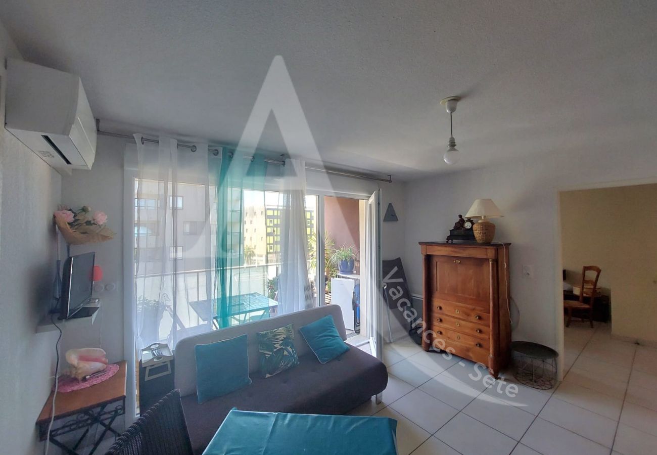 Appartement à Sète - 035 / T2 CLIM, TERRASSE ET PARKING Appartement à Sète - 035 / T2 CLIM, TERRASSE ET PARKING