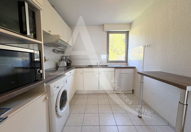 Appartement à Sète - 045 / T4 AVEC PISCINE, PARKING, CLIM ET WI-FI Appartement à Sète - 045 / T4 AVEC PISCINE, PARKING, CLIM ET WI-FI