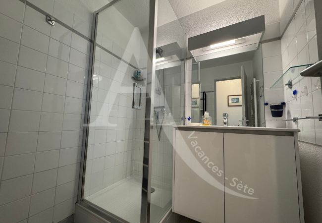 Appartement à Sète - 276 / SPACIEUX T3 PROCHE PLAGES ET ACCÈS TENNIS Appartement à Sète - 276 / SPACIEUX T3 PROCHE PLAGES ET ACCÈS TENNIS