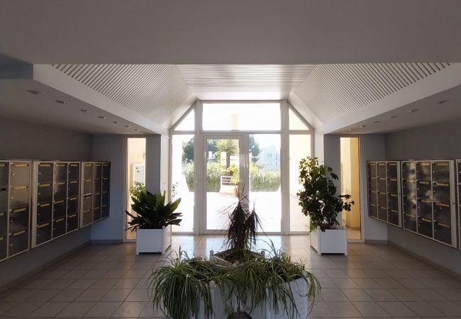 Appartement à Sète - 255 / T2 PROCHE PLAGES ET ACCÈS COURTS DE TENNIS Appartement à Sète - 255 / T2 PROCHE PLAGES ET ACCÈS COURTS DE TENNIS