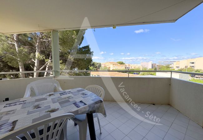 Appartement à Sète - 105 / T2 CABINE AVEC ACCÈS COURTS DE TENNIS Appartement à Sète - 105 / T2 CABINE AVEC ACCÈS COURTS DE TENNIS