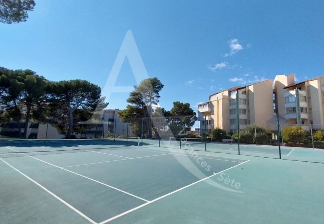 Appartement à Sète - 105 / T2 CABINE AVEC ACCÈS COURTS DE TENNIS Appartement à Sète - 105 / T2 CABINE AVEC ACCÈS COURTS DE TENNIS
