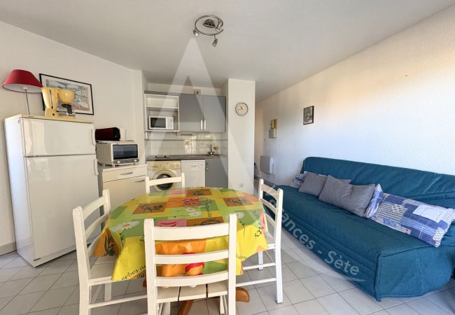Appartement à Sète - 105 / T2 CABINE AVEC ACCÈS COURTS DE TENNIS Appartement à Sète - 105 / T2 CABINE AVEC ACCÈS COURTS DE TENNIS