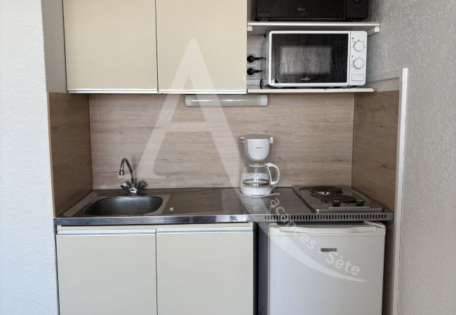 Studio à Sète - 034 / STUDIO AVEC PARKING ET VUE MER Studio à Sète - 034 / STUDIO AVEC PARKING ET VUE MER