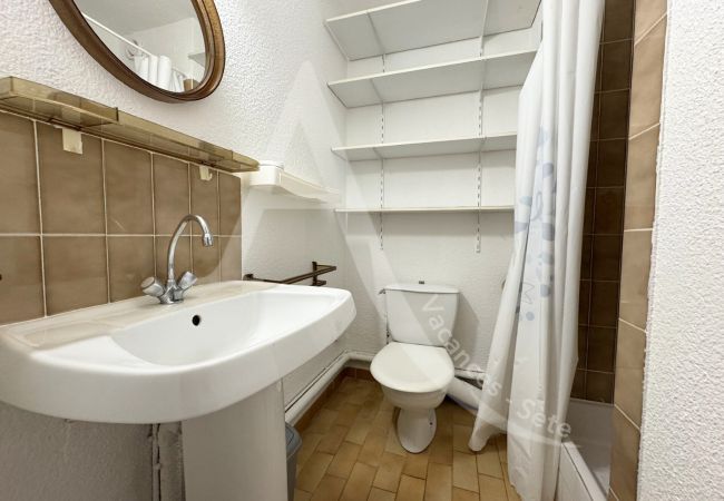 Studio à Sète - 034 / STUDIO AVEC PARKING ET VUE MER Studio à Sète - 034 / STUDIO AVEC PARKING ET VUE MER