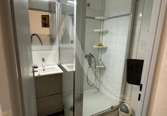 Appartement à Sète - 038 / T2 JOLIE LOGGIA ET ACCÈS COURTS DE TENNIS Appartement à Sète - 038 / T2 JOLIE LOGGIA ET ACCÈS COURTS DE TENNIS