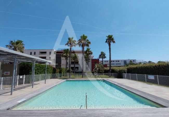 Appartement à Sète - 302 / T2 AVEC CLIM SÉJOUR, GARAGE ET PISCINE Appartement à Sète - 302 / T2 AVEC CLIM SÉJOUR, GARAGE ET PISCINE