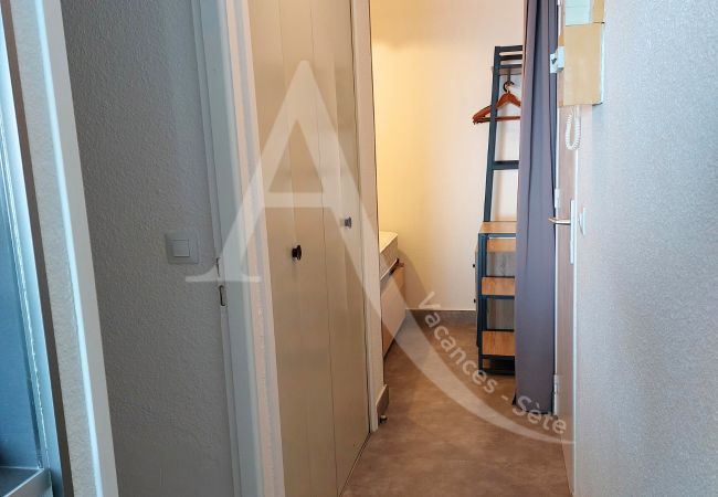 Appartement à Sète - 145 / T2 VUE MER AVEC PARKING ET CLIM SÉJOUR Appartement à Sète - 145 / T2 VUE MER AVEC PARKING ET CLIM SÉJOUR