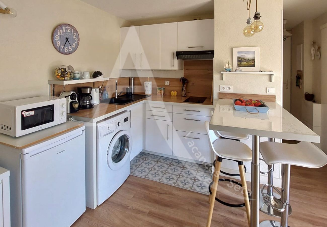 Appartement à Sète - 363 / T2 AVEC CLIM SÉJOUR ET PISCINE Appartement à Sète - 363 / T2 AVEC CLIM SÉJOUR ET PISCINE