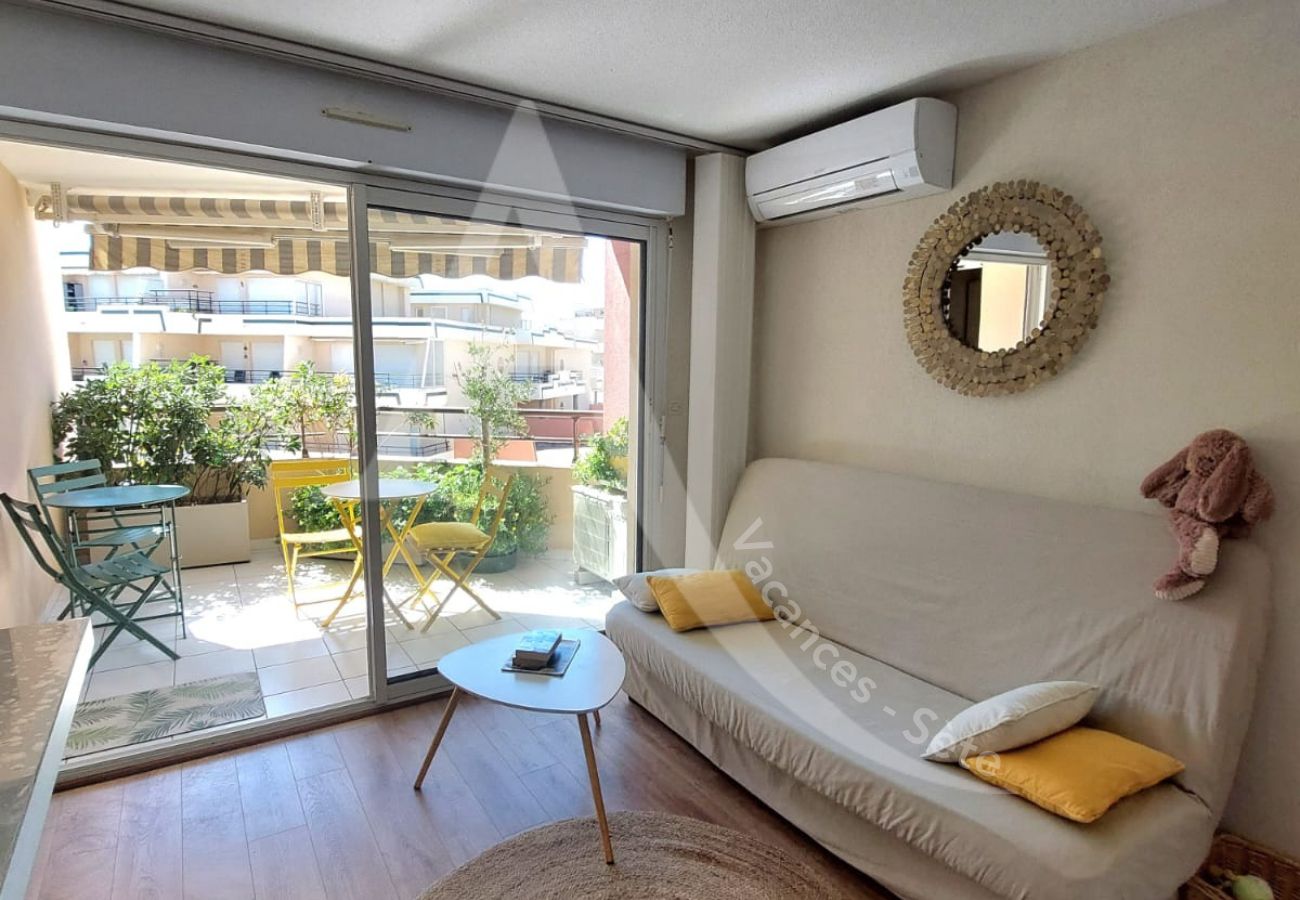 Appartement à Sète - 363 / T2 AVEC CLIM SÉJOUR ET PISCINE Appartement à Sète - 363 / T2 AVEC CLIM SÉJOUR ET PISCINE