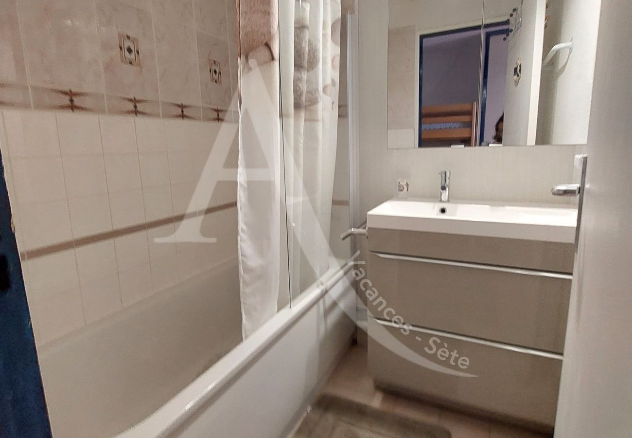 Studio à Sète - 026 / STUDIO AVEC PARKING, WI-FI ET PISCINE Studio à Sète - 026 / STUDIO AVEC PARKING, WI-FI ET PISCINE