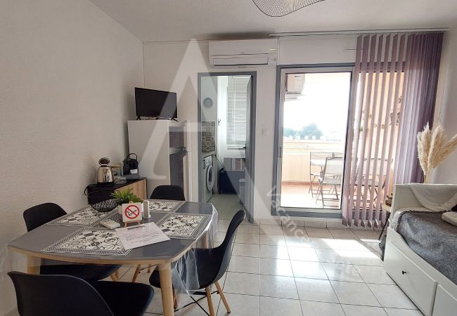 Appartement à Sète - 225 / STUDIO AVEC TERRASSE ET PARKING Appartement à Sète - 225 / STUDIO AVEC TERRASSE ET PARKING