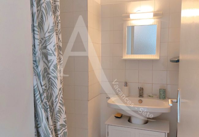Appartement à Sète - 297 / PRATIQUE T3 PLEIN COEUR CORNICHE Appartement à Sète - 297 / PRATIQUE T3 PLEIN COEUR CORNICHE
