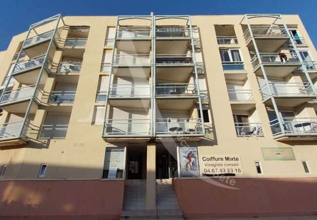 Appartement à Sète - 297 / PRATIQUE T3 PLEIN COEUR CORNICHE Appartement à Sète - 297 / PRATIQUE T3 PLEIN COEUR CORNICHE