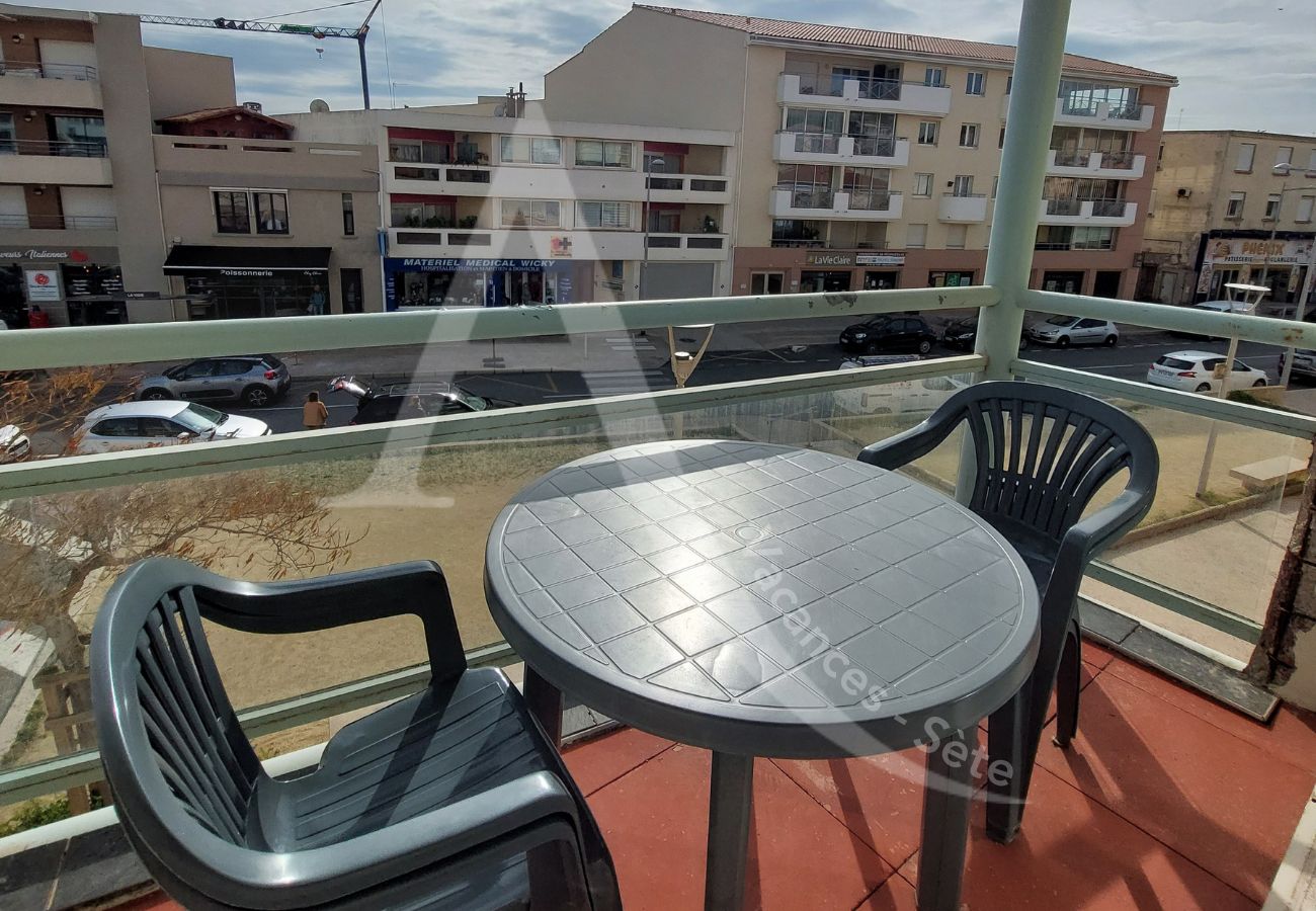 Appartement à Sète - 297 / PRATIQUE T3 PLEIN COEUR CORNICHE Appartement à Sète - 297 / PRATIQUE T3 PLEIN COEUR CORNICHE