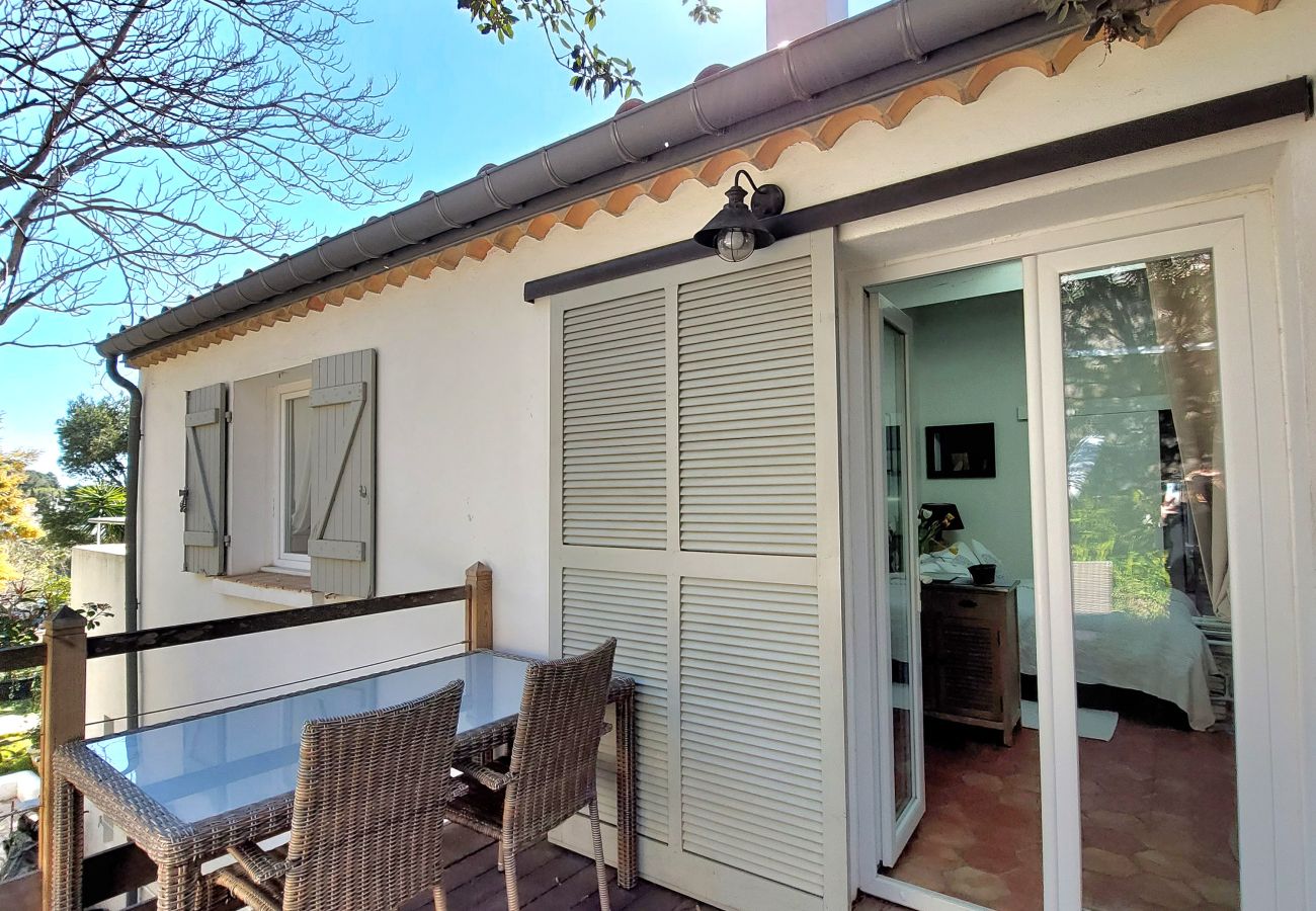 Studio à Sète - 057 / CHARMANT STUDIO AVEC CLIM, WI-FI ET PISCINE