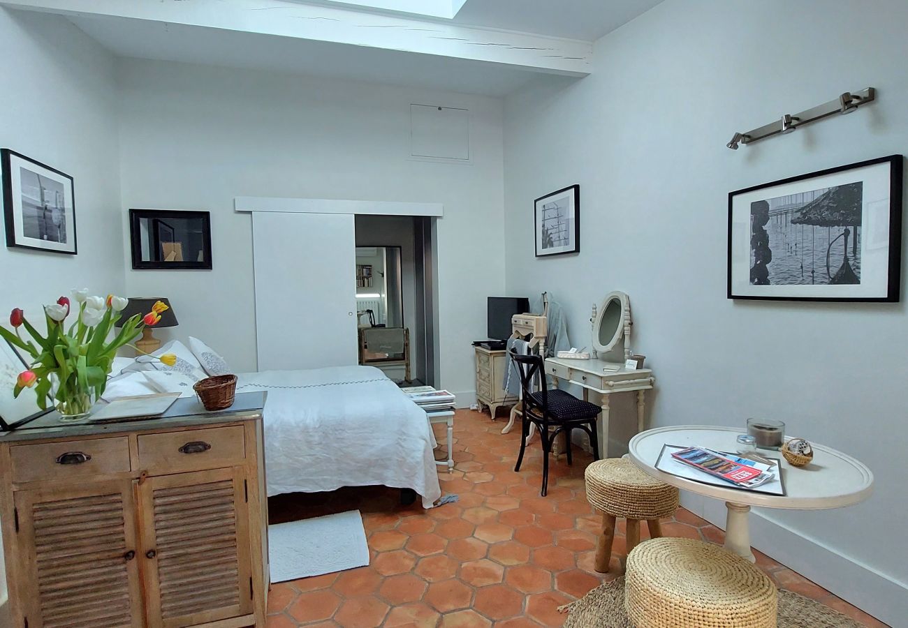 Studio à Sète - 057 / CHARMANT STUDIO AVEC CLIM, WI-FI ET PISCINE