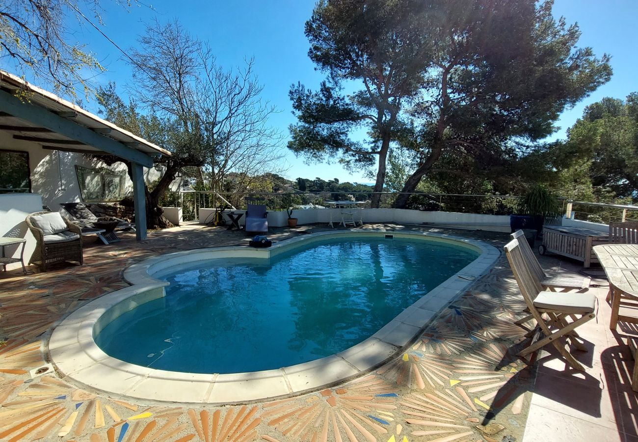 Studio à Sète - 057 / CHARMANT STUDIO AVEC CLIM, WI-FI ET PISCINE