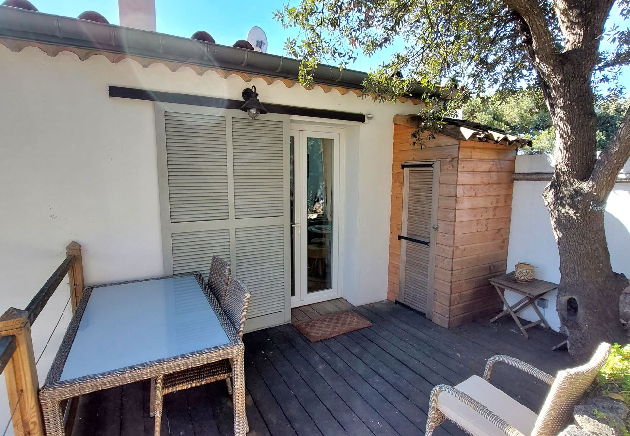 Studio à Sète - 057 / CHARMANT STUDIO AVEC CLIM, WI-FI ET PISCINE