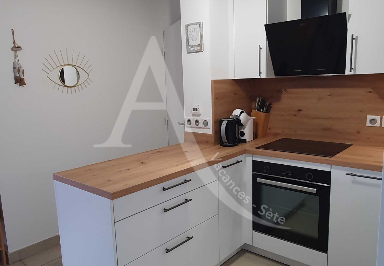 Appartement à Sète - 048 /T2 MODERNE AVEC PARKING, TERRASSE ET PISCINE Appartement à Sète - 048 /T2 MODERNE AVEC PARKING, TERRASSE ET PISCINE