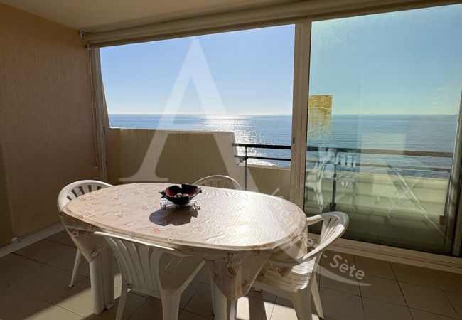 Appartement à Sète - 120/ T3 VUE MER AVEC GARAGE ET PISCINE Appartement à Sète - 120/ T3 VUE MER AVEC GARAGE ET PISCINE