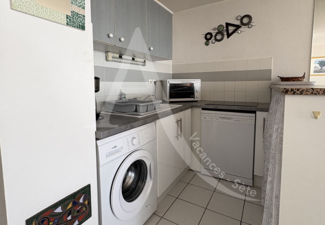 Appartement à Sète - 120/ T3 VUE MER AVEC GARAGE ET PISCINE Appartement à Sète - 120/ T3 VUE MER AVEC GARAGE ET PISCINE