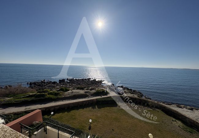 Appartement à Sète - 120/ T3 VUE MER AVEC GARAGE ET PISCINE Appartement à Sète - 120/ T3 VUE MER AVEC GARAGE ET PISCINE