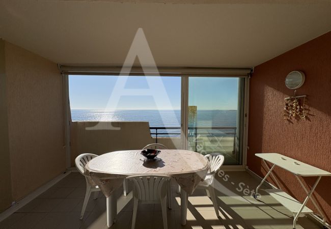 Appartement à Sète - 120/ T3 VUE MER AVEC GARAGE ET PISCINE Appartement à Sète - 120/ T3 VUE MER AVEC GARAGE ET PISCINE