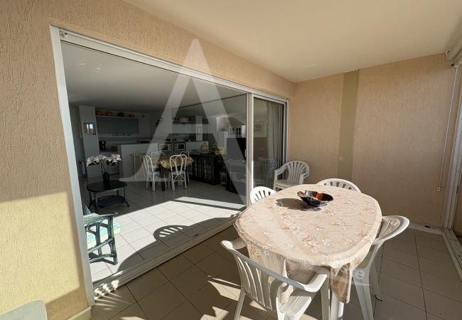 Appartement à Sète - 120/ T3 VUE MER AVEC GARAGE ET PISCINE Appartement à Sète - 120/ T3 VUE MER AVEC GARAGE ET PISCINE