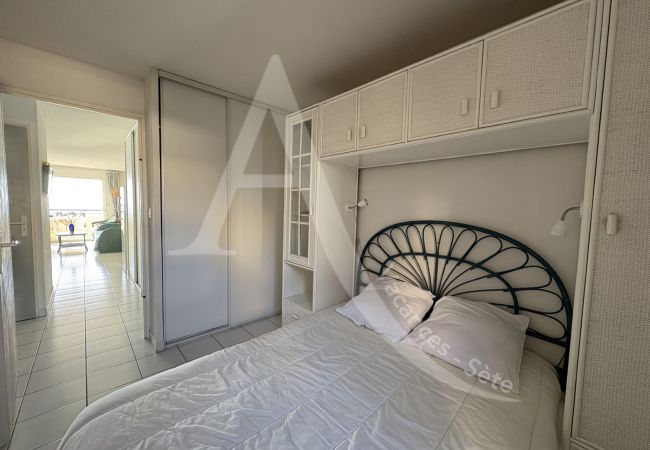 Appartement à Sète - 120/ T3 VUE MER AVEC GARAGE ET PISCINE Appartement à Sète - 120/ T3 VUE MER AVEC GARAGE ET PISCINE