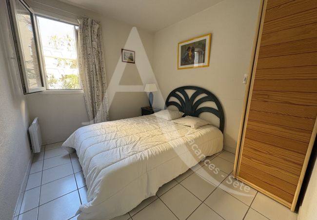 Appartement à Sète - 120/ T3 VUE MER AVEC GARAGE ET PISCINE Appartement à Sète - 120/ T3 VUE MER AVEC GARAGE ET PISCINE