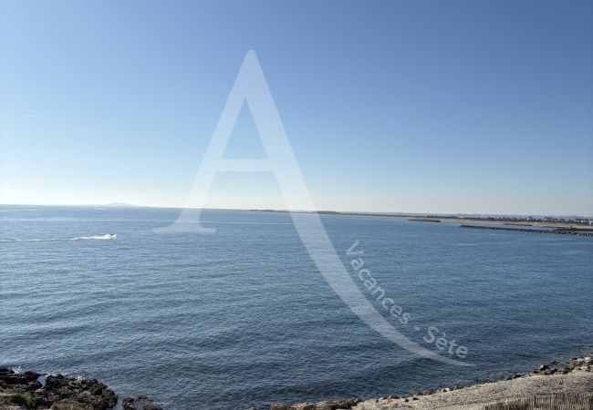 Appartement à Sète - 120/ T3 VUE MER AVEC GARAGE ET PISCINE Appartement à Sète - 120/ T3 VUE MER AVEC GARAGE ET PISCINE