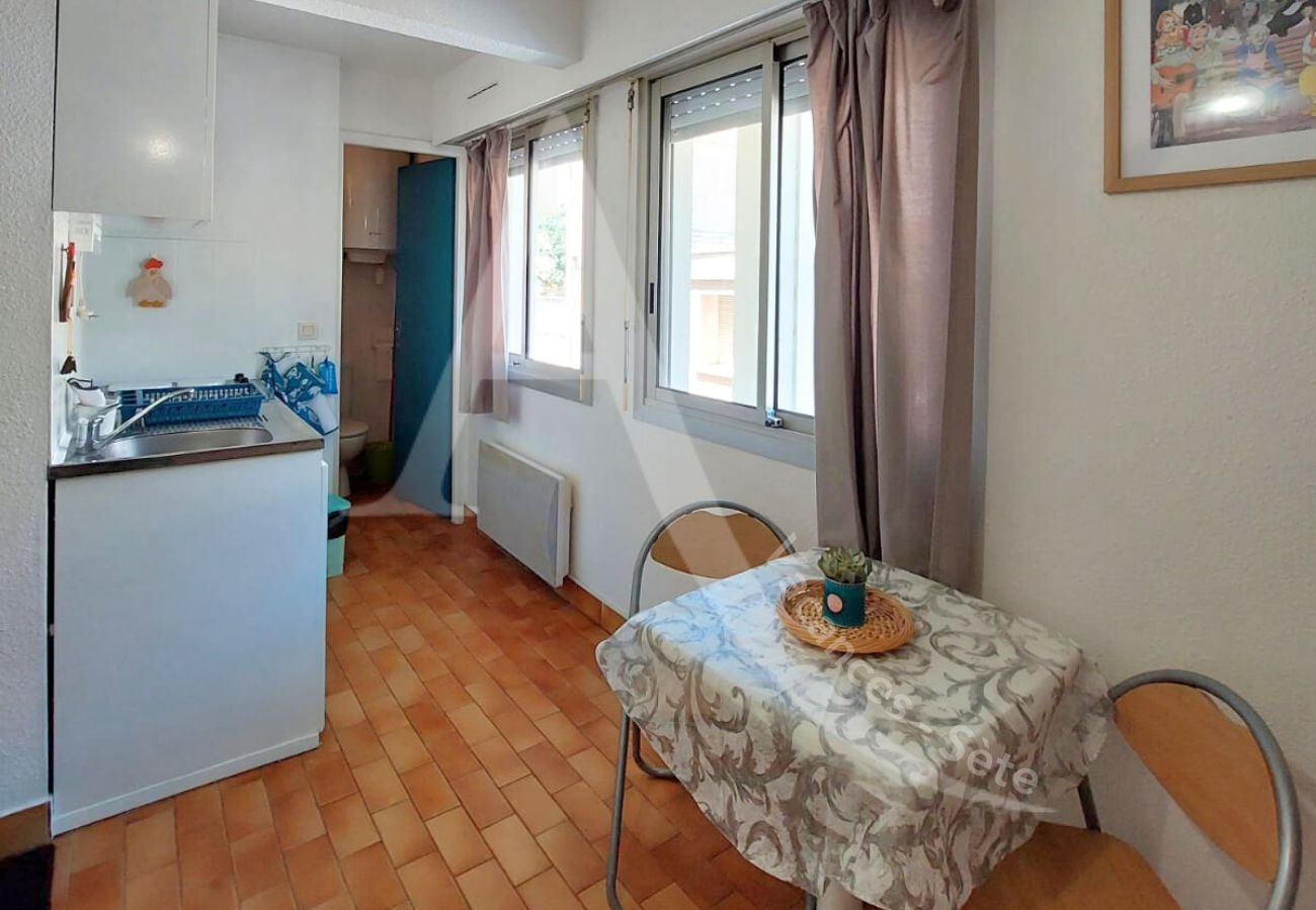 Studio à Sète - 239 / STUDIO ENTRE VIE DE QUARTIER ET PLAGES Studio à Sète - 239 / STUDIO ENTRE VIE DE QUARTIER ET PLAGES