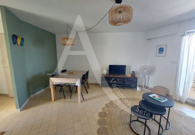 Appartement à Sète - 220 / SPACIEUX T3 VUE MER AVEC PARKING Appartement à Sète - 220 / SPACIEUX T3 VUE MER AVEC PARKING