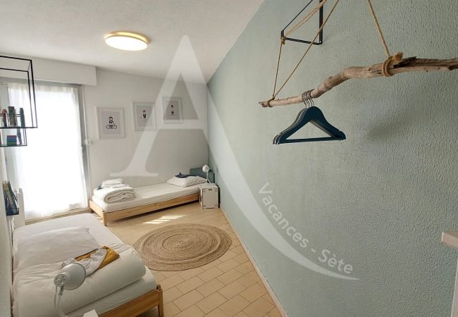 Appartement à Sète - 220 / SPACIEUX T3 VUE MER AVEC PARKING Appartement à Sète - 220 / SPACIEUX T3 VUE MER AVEC PARKING