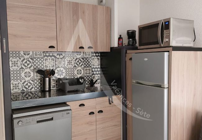 Appartement à Sète - 212 / T2 MODERNE AVEC PISCINE ET PARKING Appartement à Sète - 212 / T2 MODERNE AVEC PISCINE ET PARKING