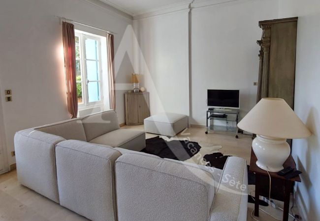 Villa à Sète - 510 / MAISON 10 PERS, PISCINE PRIVEE, WIFI Villa à Sète - 510 / MAISON 10 PERS, PISCINE PRIVEE, WIFI