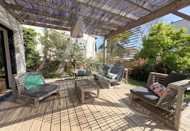 Villa à Sète - 078 / VILLA BOIS MODERNE, CLIM ET WIFI Villa à Sète - 078 / VILLA BOIS MODERNE, CLIM ET WIFI