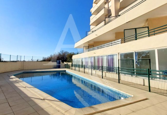 Appartement à Sète - 046 / T2 RDC, WIFI GARAGE ET PISCINE Appartement à Sète - 046 / T2 RDC, WIFI GARAGE ET PISCINE