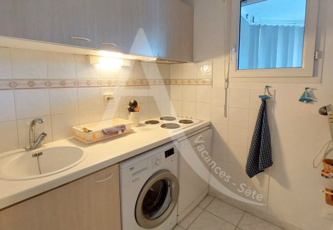 Appartement à Sète - 046 / T2 RDC, WIFI GARAGE ET PISCINE Appartement à Sète - 046 / T2 RDC, WIFI GARAGE ET PISCINE