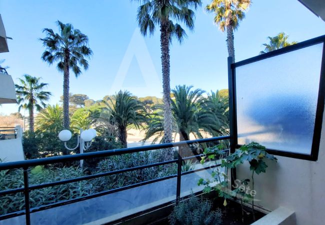 Appartement à Sète - 046 / T2 RDC, WIFI GARAGE ET PISCINE Appartement à Sète - 046 / T2 RDC, WIFI GARAGE ET PISCINE