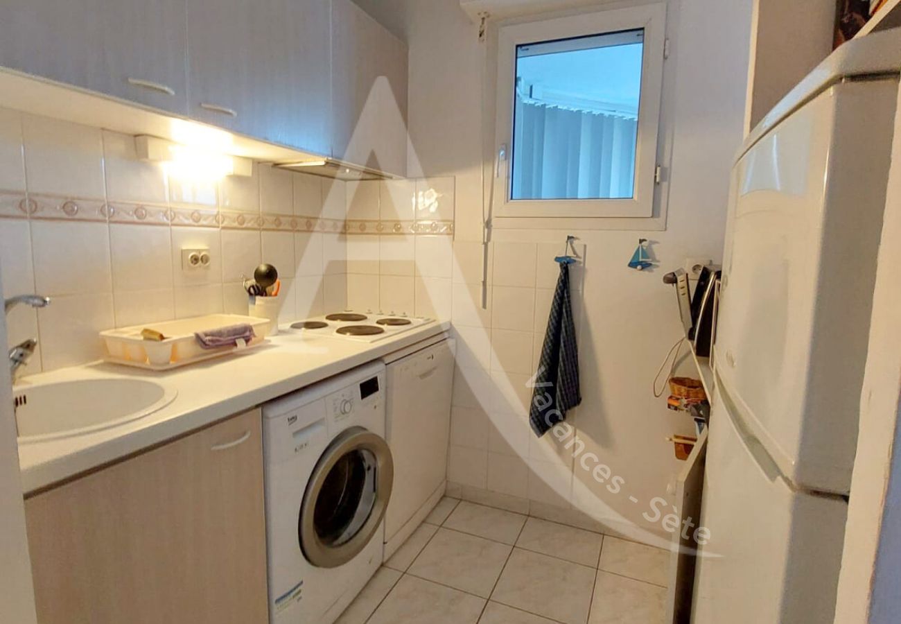 Appartement à Sète - 046 / T2 RDC, WIFI GARAGE ET PISCINE Appartement à Sète - 046 / T2 RDC, WIFI GARAGE ET PISCINE