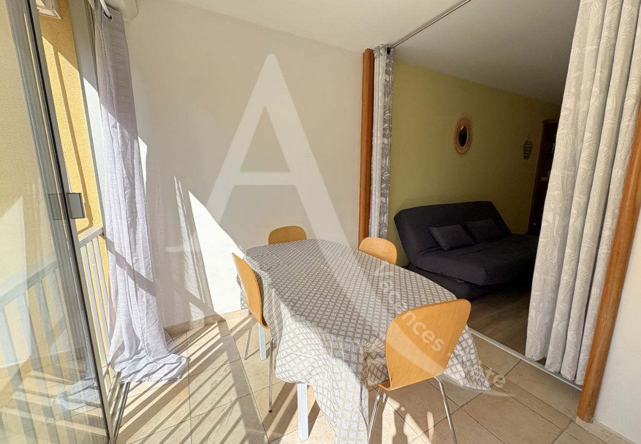 Appartement à Sète - 024 / T2 SPACIEUX, LOGGIA ET ACCES WIFI Appartement à Sète - 024 / T2 SPACIEUX, LOGGIA ET ACCES WIFI