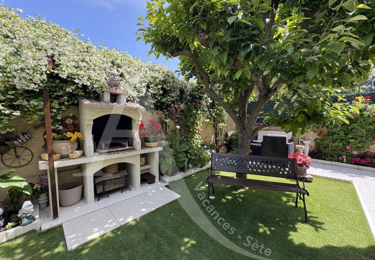 Villa à Sète - 005/ MAISON 6PERS, JARDIN ET WIFI Villa à Sète - 005/ MAISON 6PERS, JARDIN ET WIFI