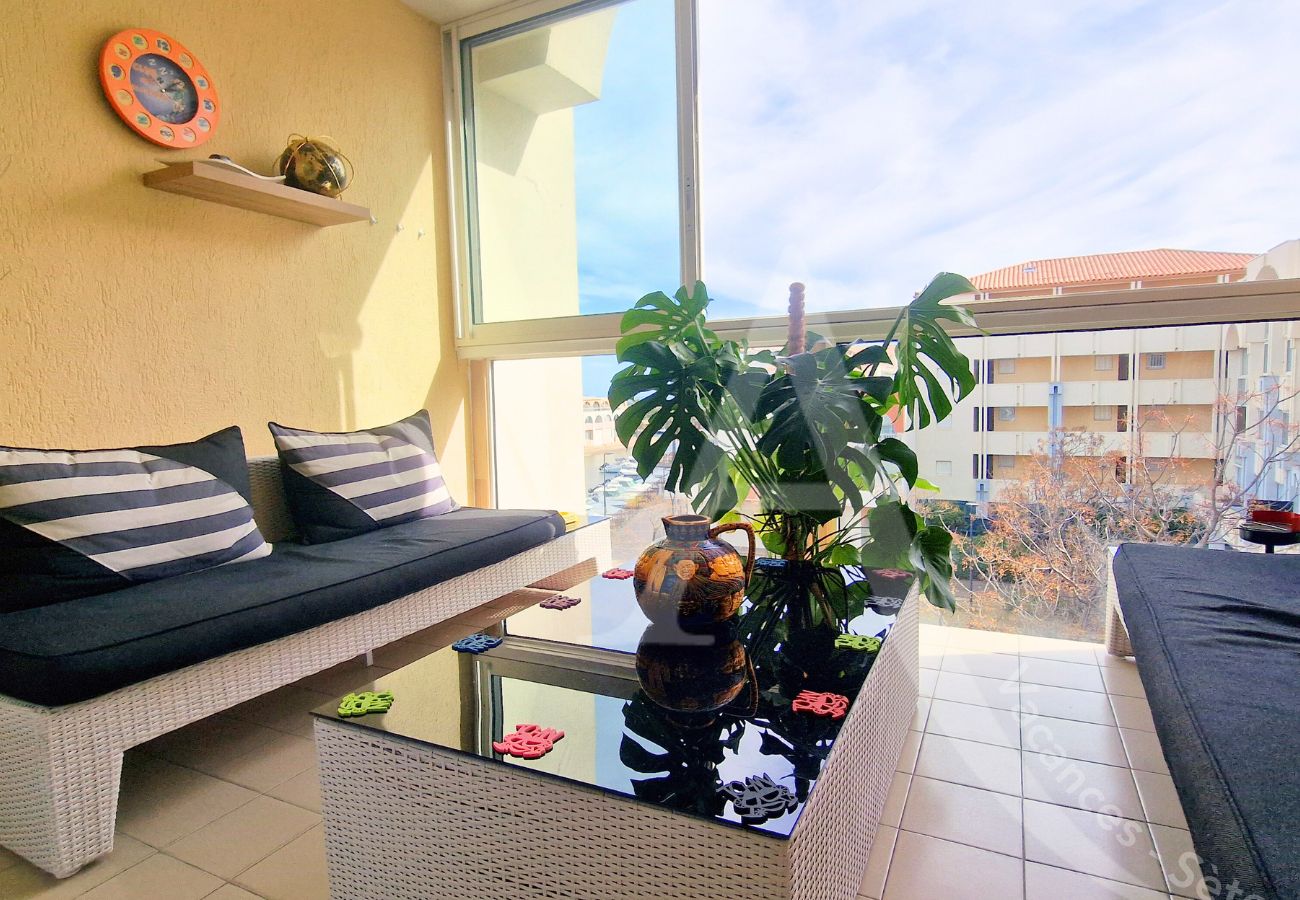Appartement à Sète - 111 / T2 PROCHE PLAGE, PARKING, LOGGIA
