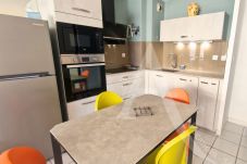 Appartement à Sète - 210 / T3 CLASSÉ AVEC PISCINE VUE MER, GARAGE, WIFI