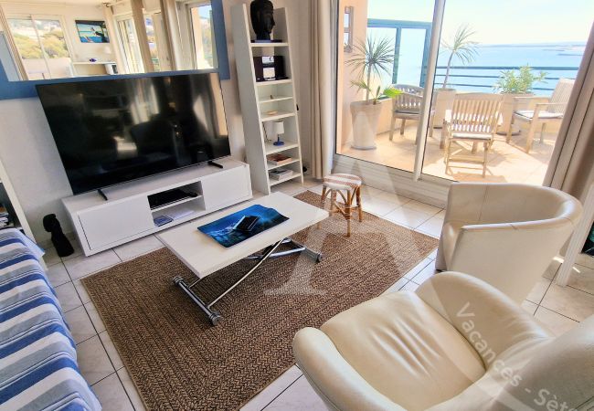 Appartement à Sète - 610 / T3 LUMINEUX, CLIM, PISCINE, WIFI, GARAGE